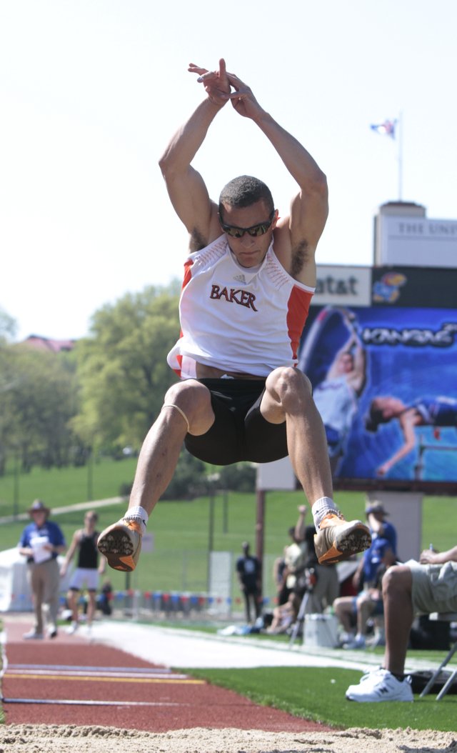 Kansas_Relays_2010_LJ