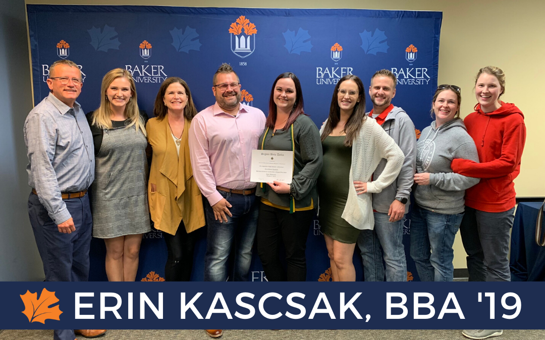 Erin Kascsak, BBA '19 graduate, poses with family