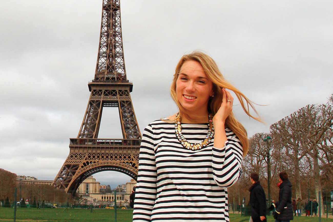 Lauren Freking in front of the Eiffel tour